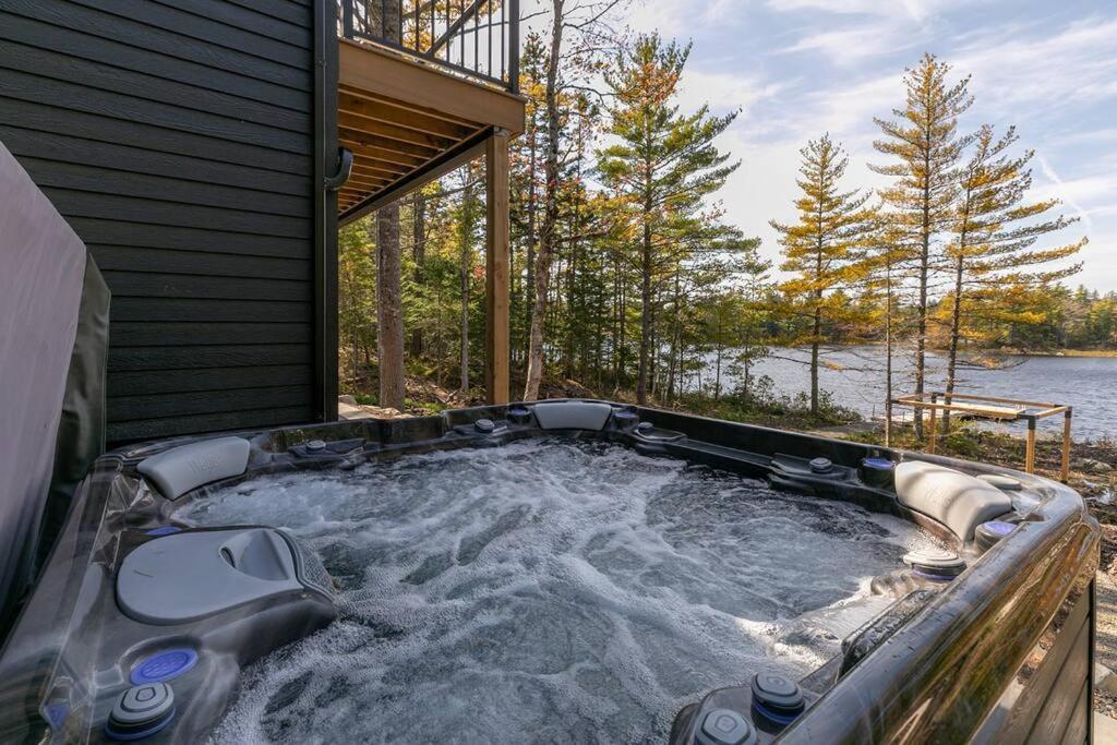 Numinous Cottage Long Lake Oasis Centre Rawdon Ngoại thất bức ảnh