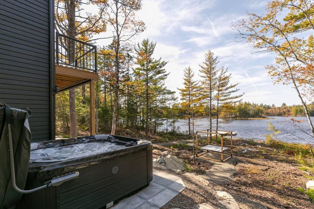Numinous Cottage Long Lake Oasis Centre Rawdon Ngoại thất bức ảnh